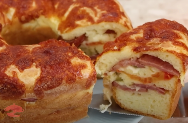 Lanche de Forno: Sabor Rápido de Calabresa e Muçarela