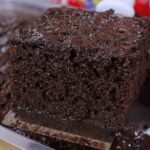 Bolo de Chocolate: Receita Fácil, Molhadinha e Macia 4472c463-91aa-432f-93bf-fadb73d8a5df-2