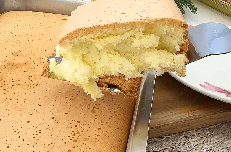 Bolo Três Xícaras: Sabor Clássico para Seu Café