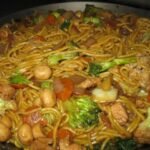 Yakissoba Caseiro: Sabor Autêntico e Fácil Yakissoba Caseiro: Sabor Autêntico e Fácil