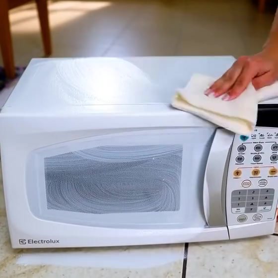 Cansado do Plástico Amarelado? Descubra o Segredo para Clarear como Novo AGORA!